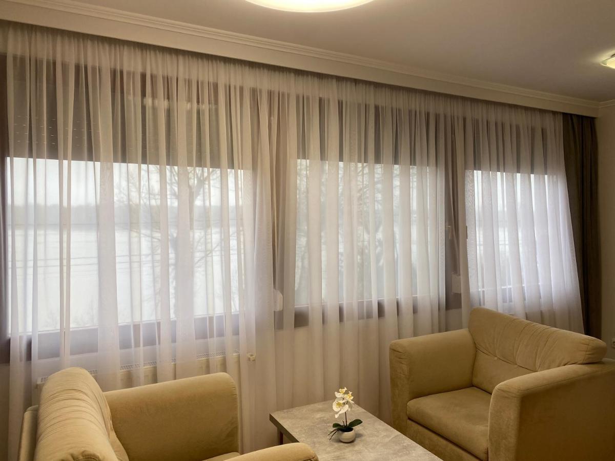 Part Cafe Residence Dunakeszi Esterno foto